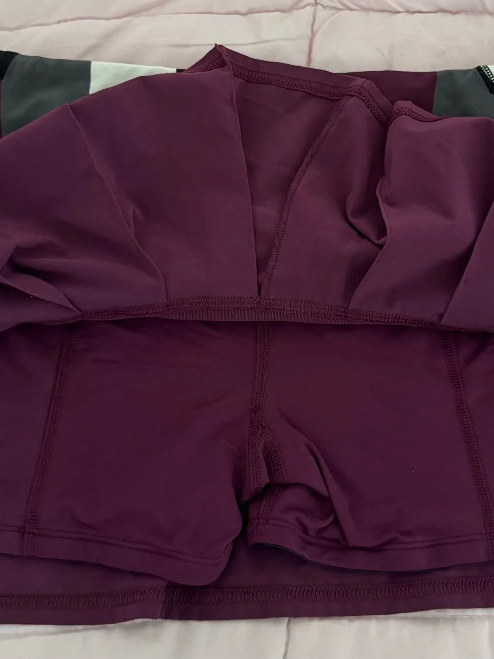 lululemon Run Pace Setter Skirt skort in plum pow stripe, size 8 pleated back